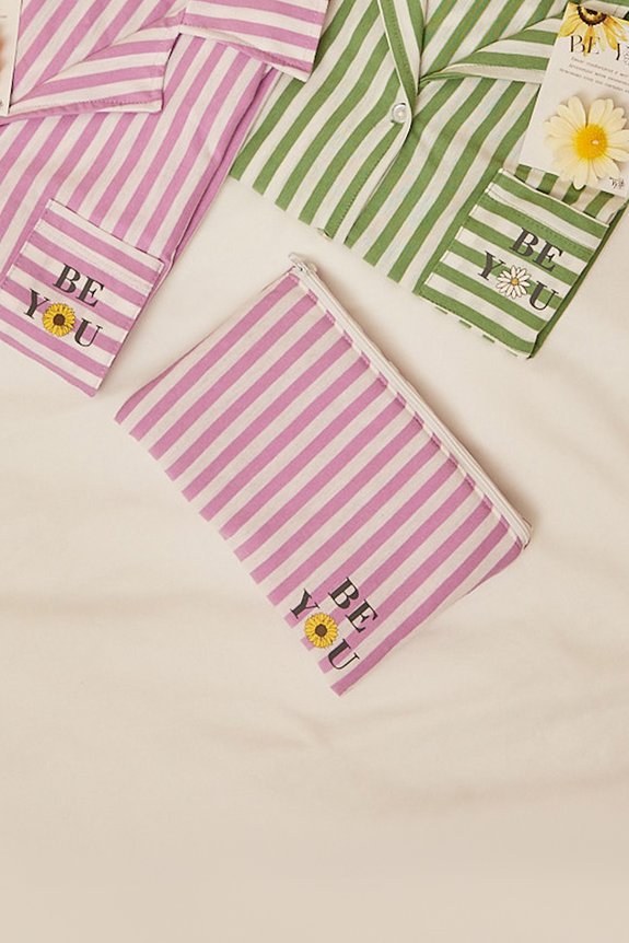 01 necessaire essencia comfy lilas